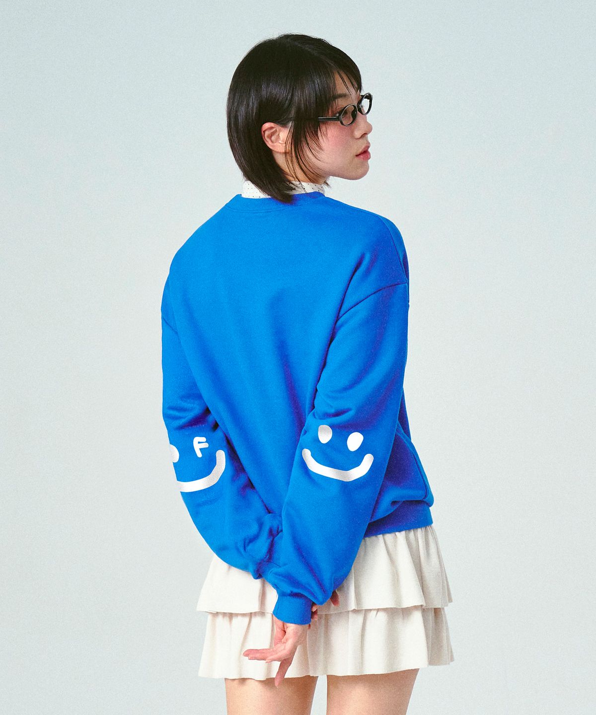 그레이버(GRAVER) [UNISEX]엘보우 스마일드로잉 맨투맨_코발트블루