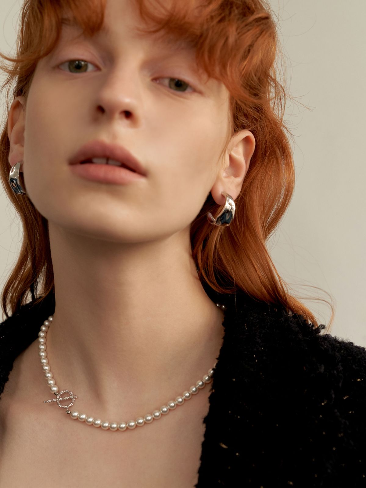 리엔느와르(leeENoir) Dot Toggle Pearl Necklace (2color)