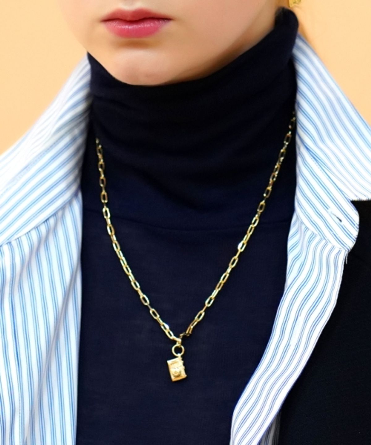 봉보(BONBEAU) Antique camera pendant chain Necklace 앤틱 카메라 팬던트 포인트 체인 목걸이