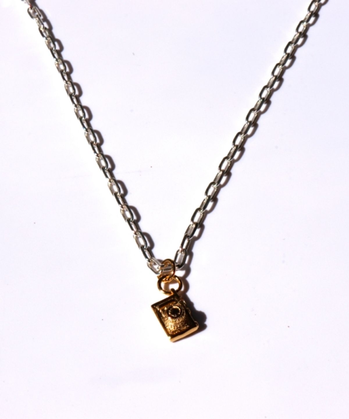 봉보(BONBEAU) Antique camera pendant chain Necklace 앤틱 카메라 팬던트 포인트 체인 목걸이