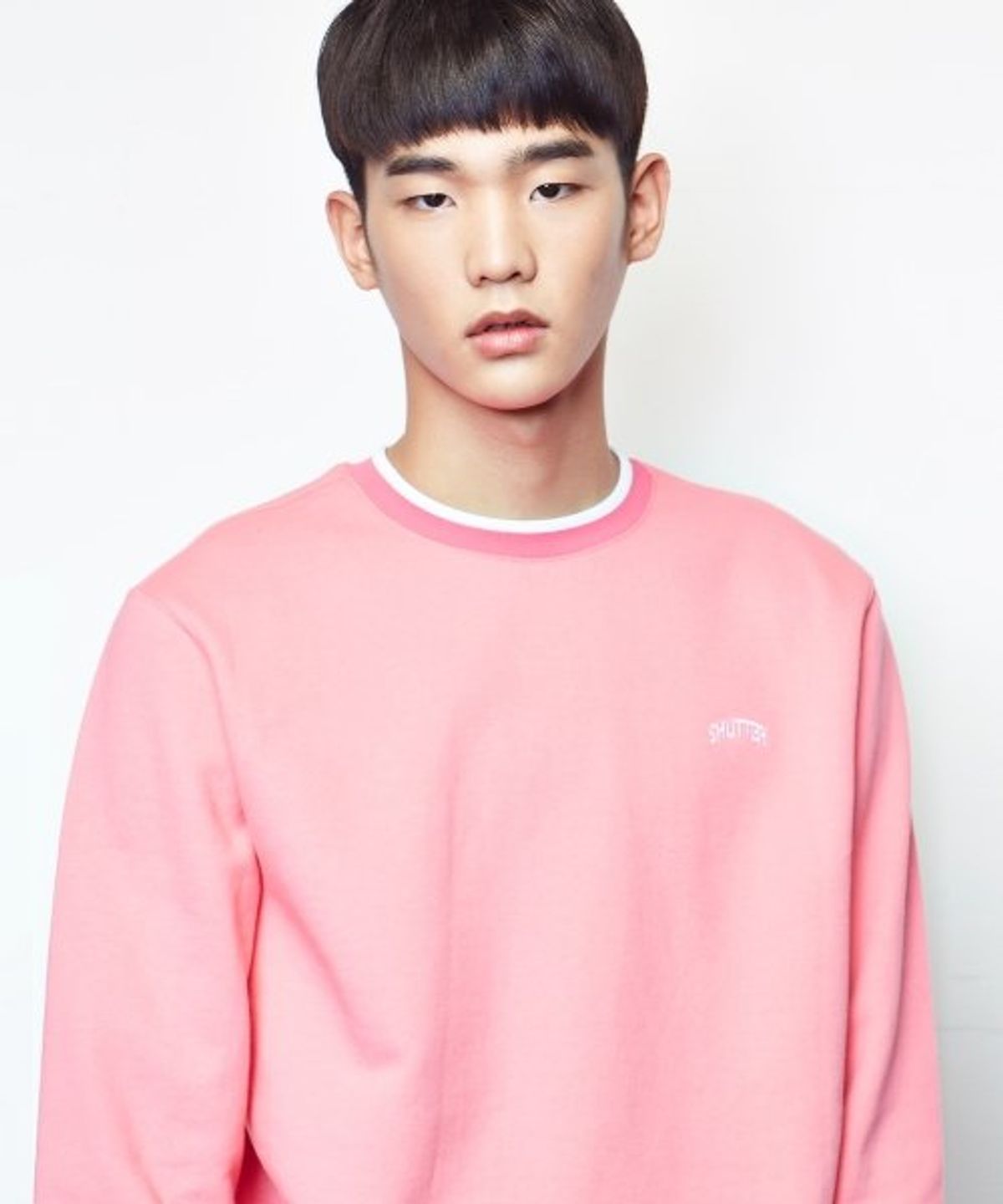 셔터(SHUTTER) NECK STRIPE SWEAT SHIRTS (PINK)