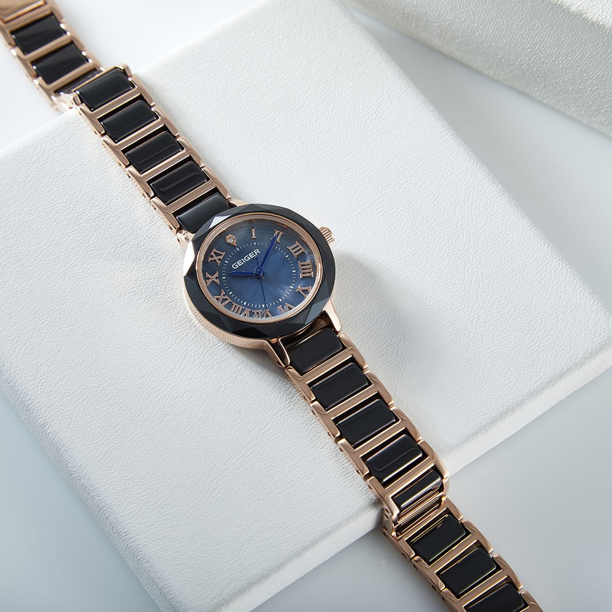 가이거(GEIGER) GE8039 여성 다이아 세라믹시계