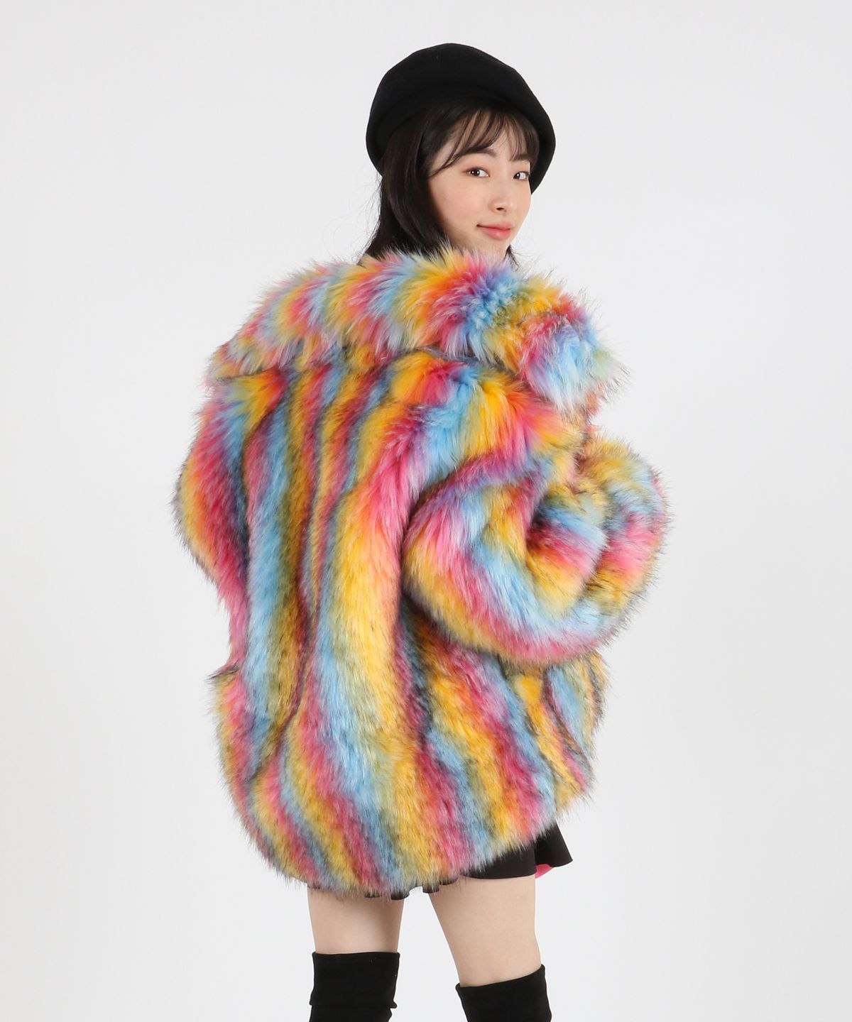 블라뱅(BLAHBANG) 벨트 장식 무지개 fur재킷