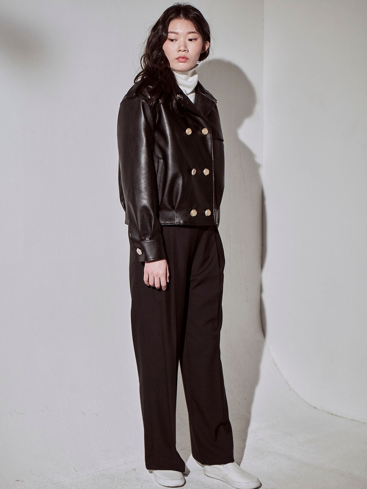 프린제이(PREENJ) PU LEATHER 크롭 터크 더블자켓