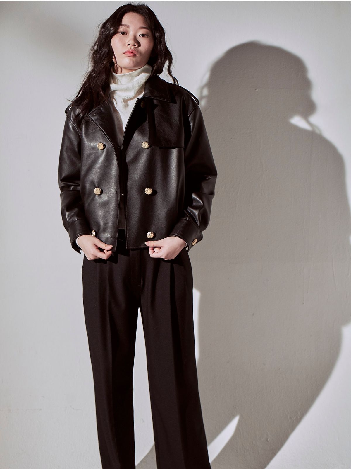 프린제이(PREENJ) PU LEATHER 크롭 터크 더블자켓