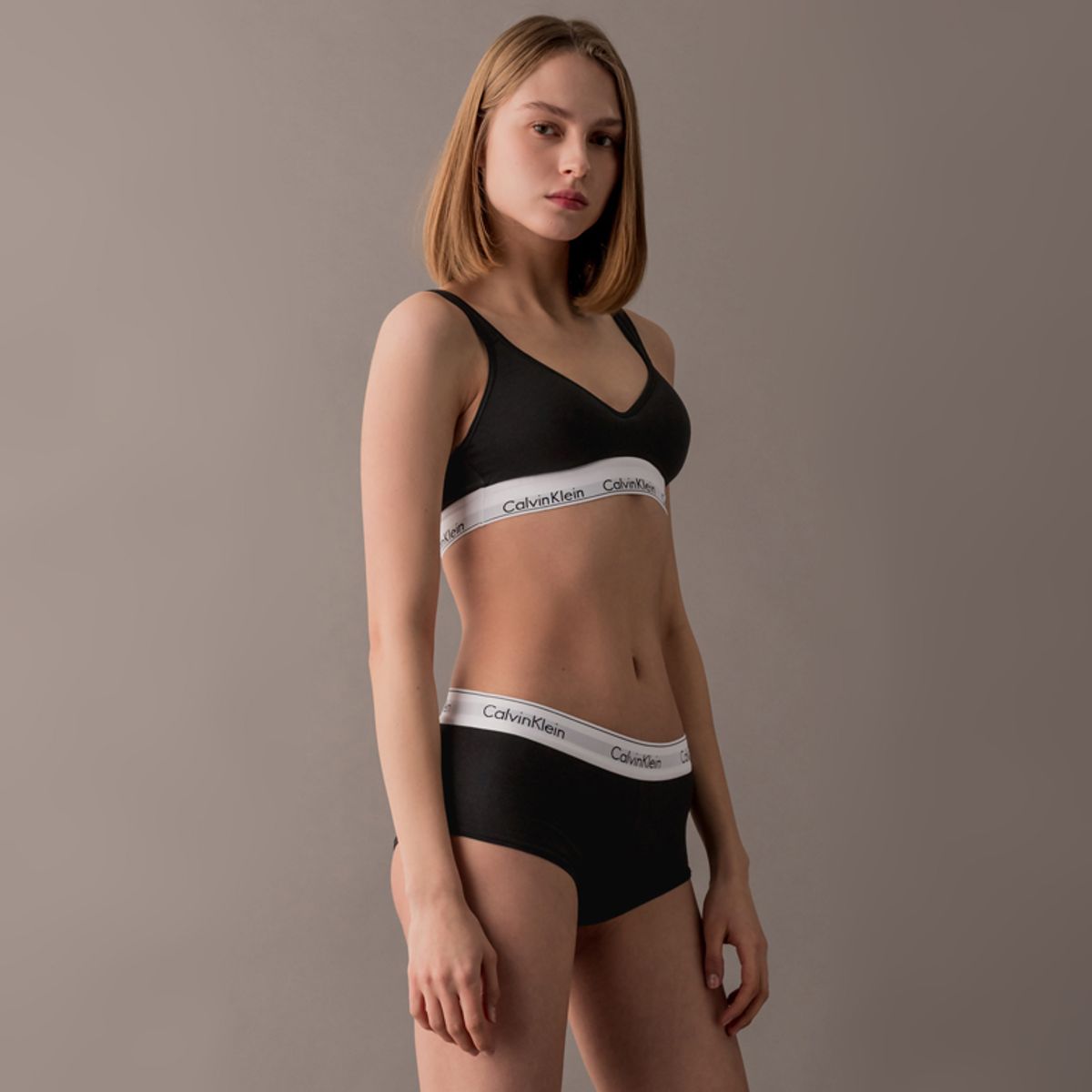 캘빈클라인 언더웨어(CALVIN KLEIN UNDERWEAR) 여성 아이콘 코튼 모달 스쿱백 브라렛_QF5490001