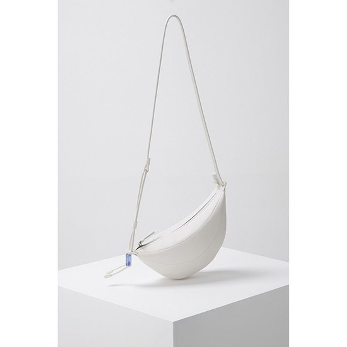 아카이브앱크(ARCHIVEPKE) Small fling bag(My clean bed)_OVBAX26001WHT
