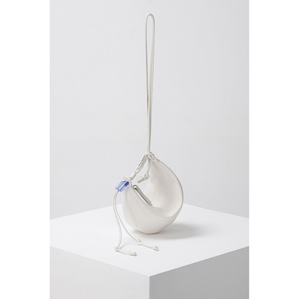 아카이브앱크(ARCHIVEPKE) Small fling bag(My clean bed)_OVBAX26001WHT