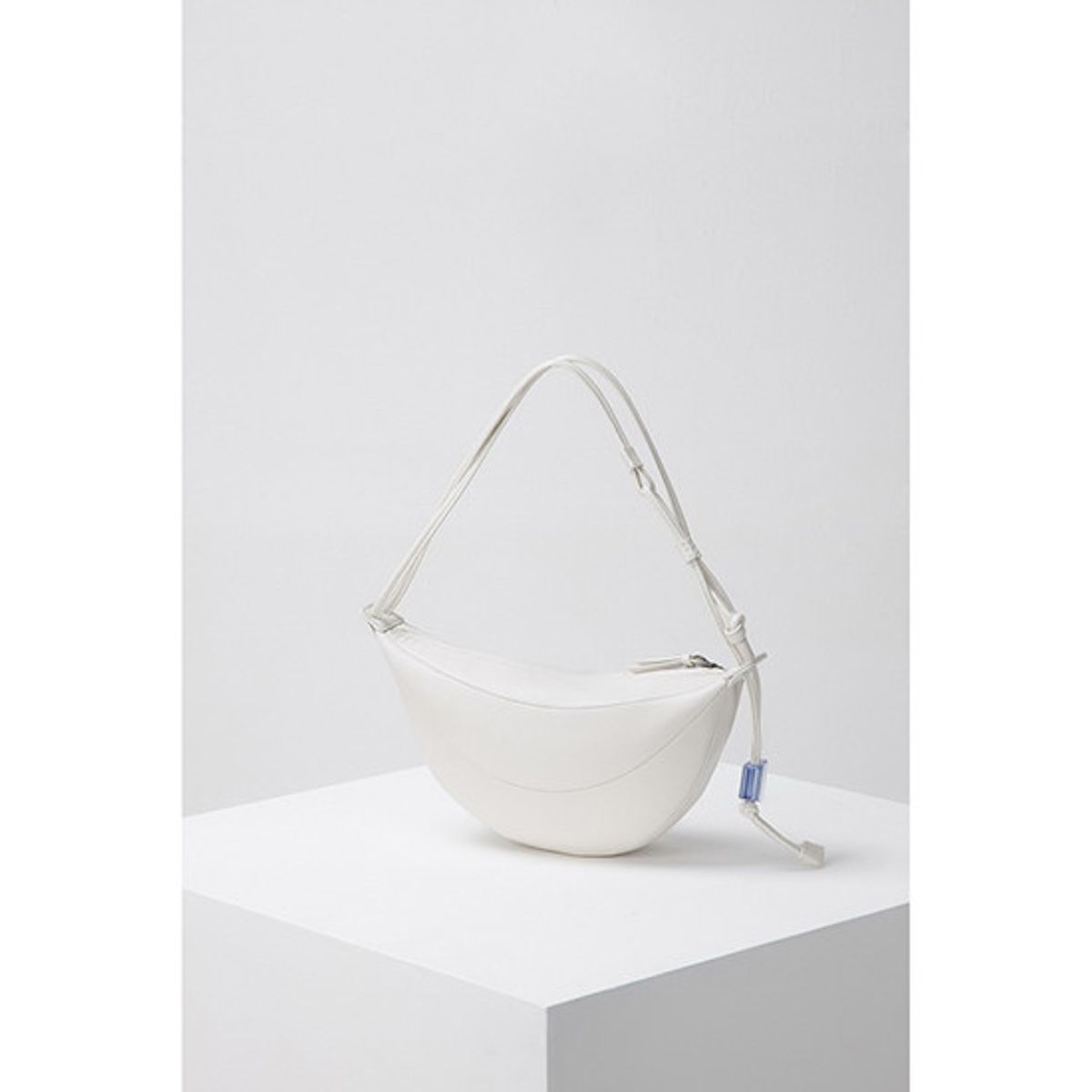 아카이브앱크(ARCHIVEPKE) Small fling bag(My clean bed)_OVBAX26001WHT