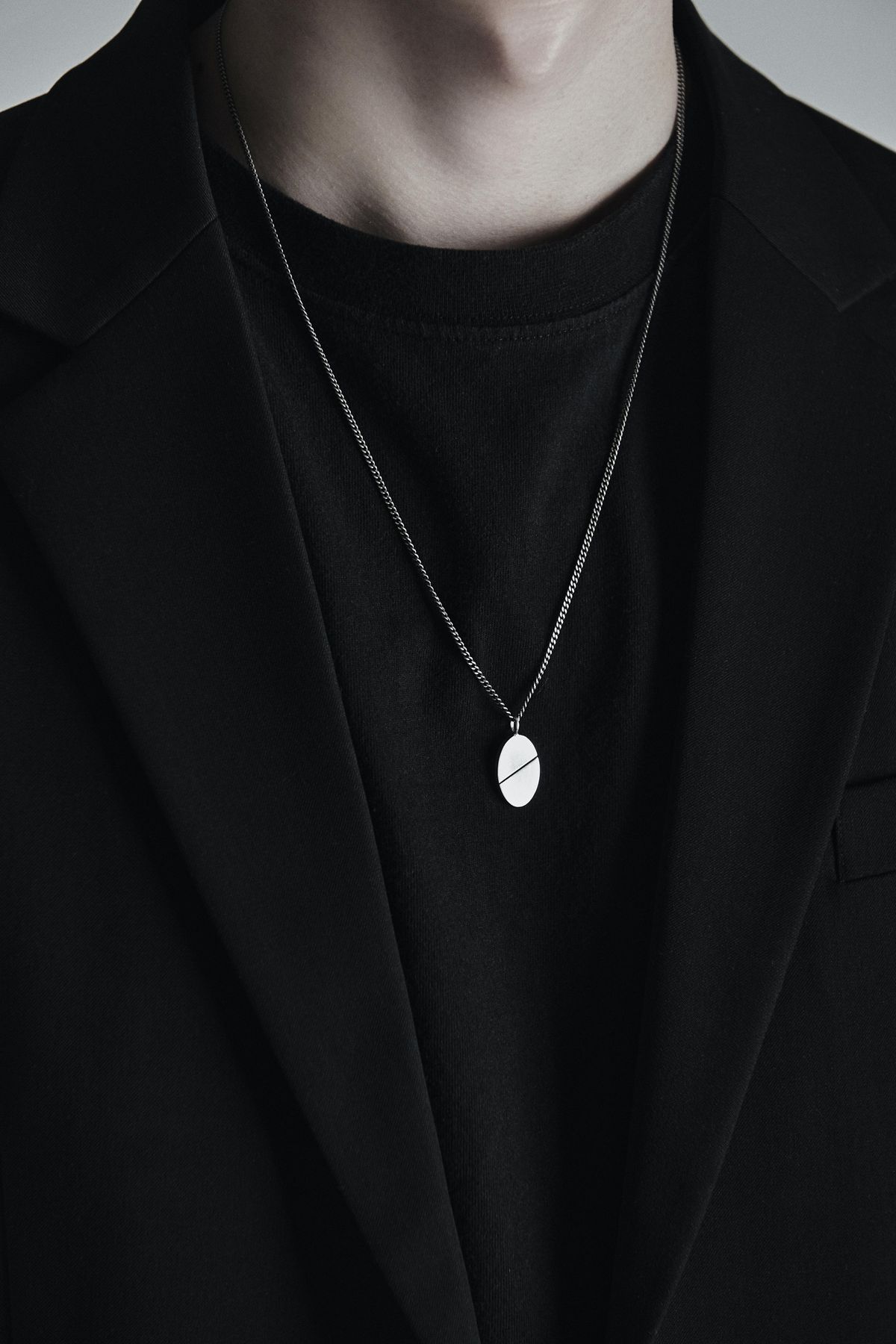 오버더라인(OVER THE LINE) One line Oval Pendant