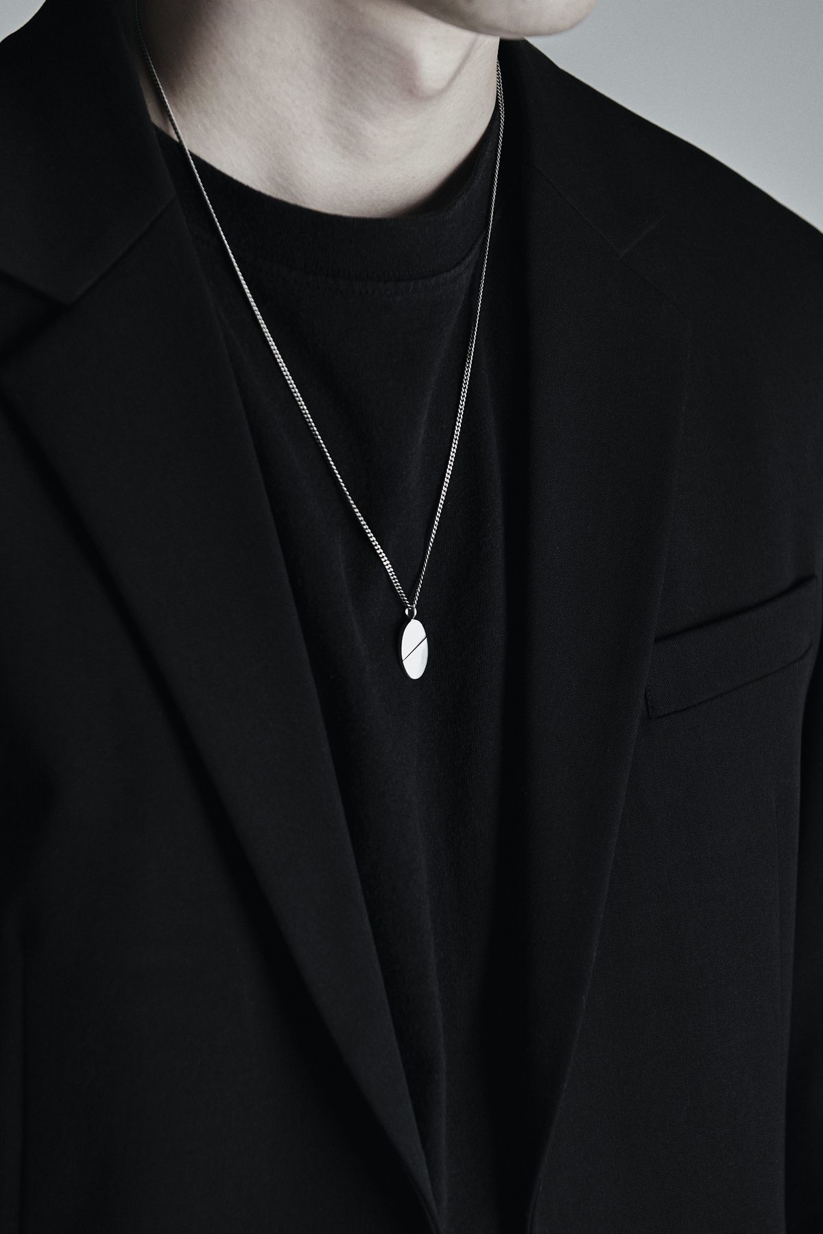 오버더라인(OVER THE LINE) One line Oval Pendant
