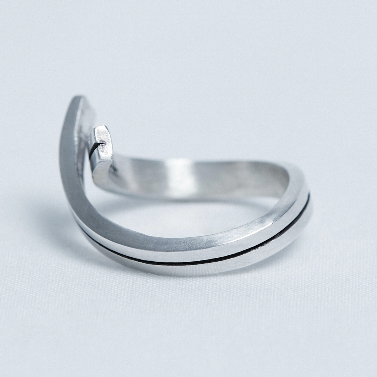 오버더라인(OVER THE LINE) Knot line Ring