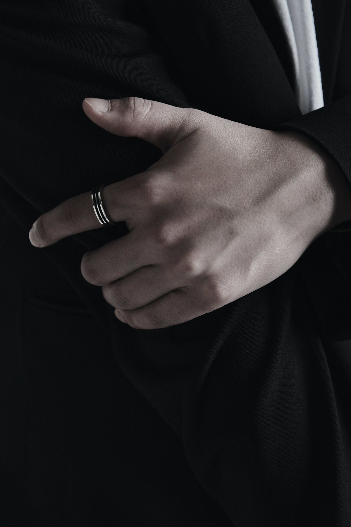 오버더라인(OVER THE LINE) One line Thick Ring (Negative)