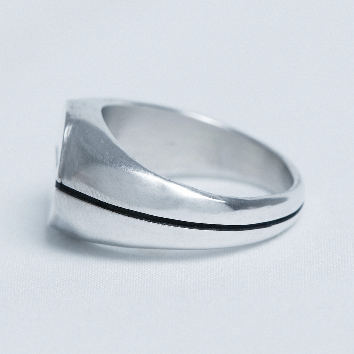 오버더라인(OVER THE LINE) One line Circle Ring
