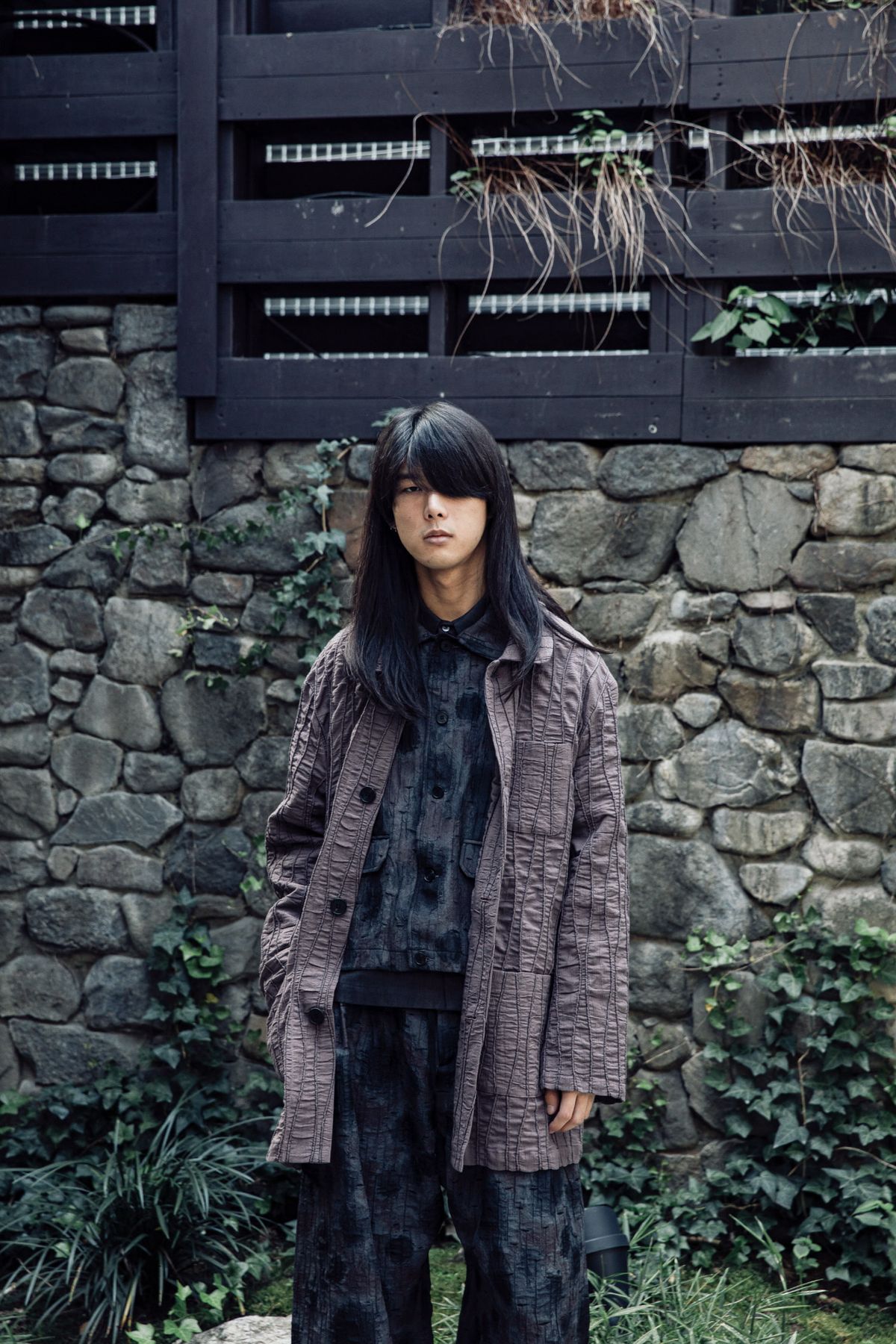 이즈(EEASEE) 엘에스 셔츠 차콜