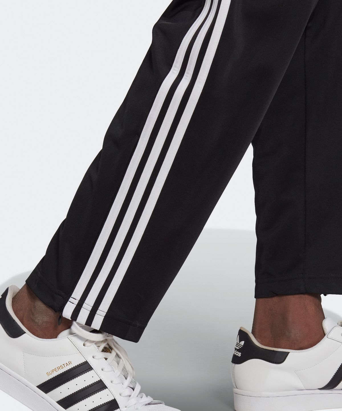 아디다스(ADIDAS) 파이어버드 트랙 팬츠 - 블랙 / GN3517