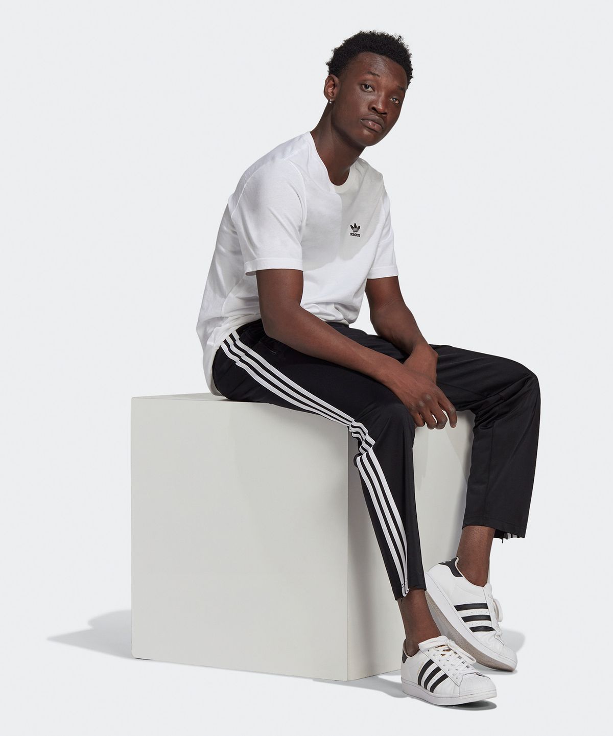 아디다스(ADIDAS) 파이어버드 트랙 팬츠 - 블랙 / GN3517