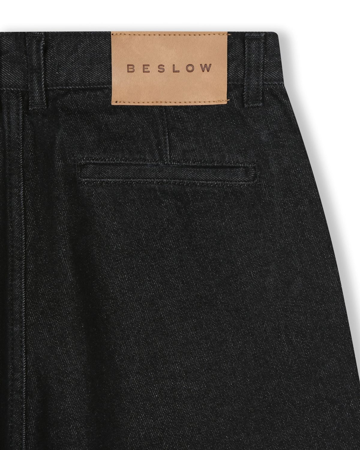 비슬로우(BESLOW) [리뉴얼]ONE TUCK CURVED JEAN BLACK