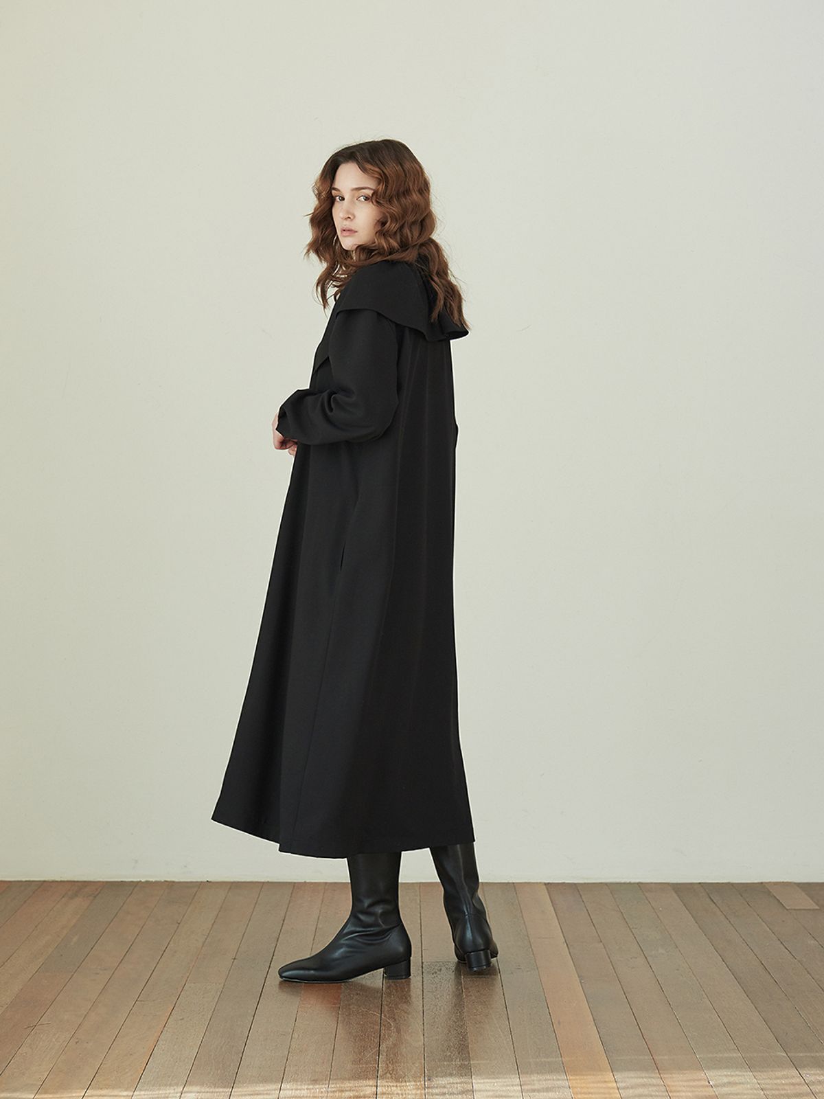 라비올렛트(LA VIOLETTE) Cape Dress - Black