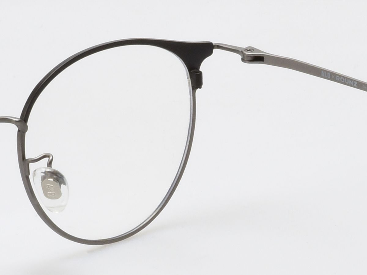 알로아이웨어(ALO EYEWEAR) [ALOXROUNZ] AR8013A C1 하프 투톤 블랙&그레이 베타티타늄 라운드 안경