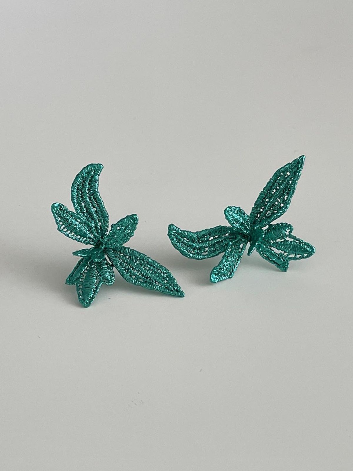 엘리오나(ELYONA) Garden Studs