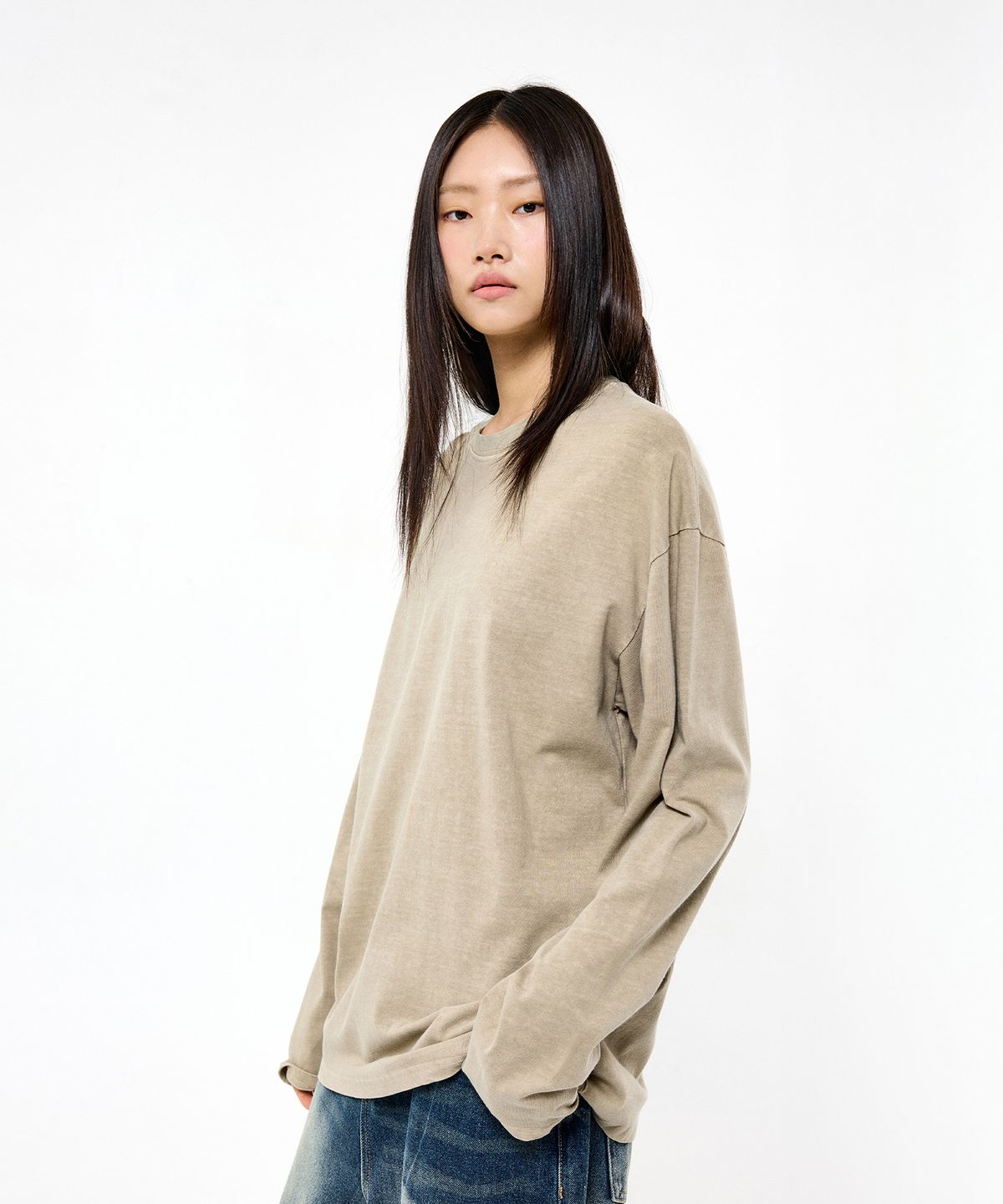 미니멀프로젝트(MINIMALPROJECT) 피그먼트 워시드 오버핏 롱 슬리브 티셔츠 MLT105 [BEIGE]