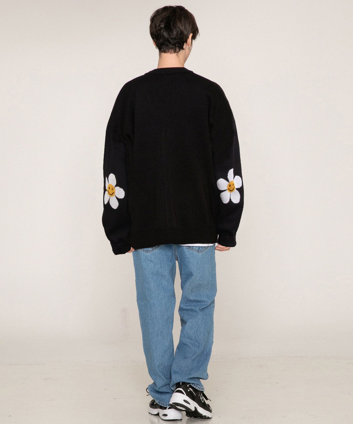 MUSINSA | GRAVER [UNISEX] ELBOW FLOWER SMILE KNIT CARDIGAN_BLACK