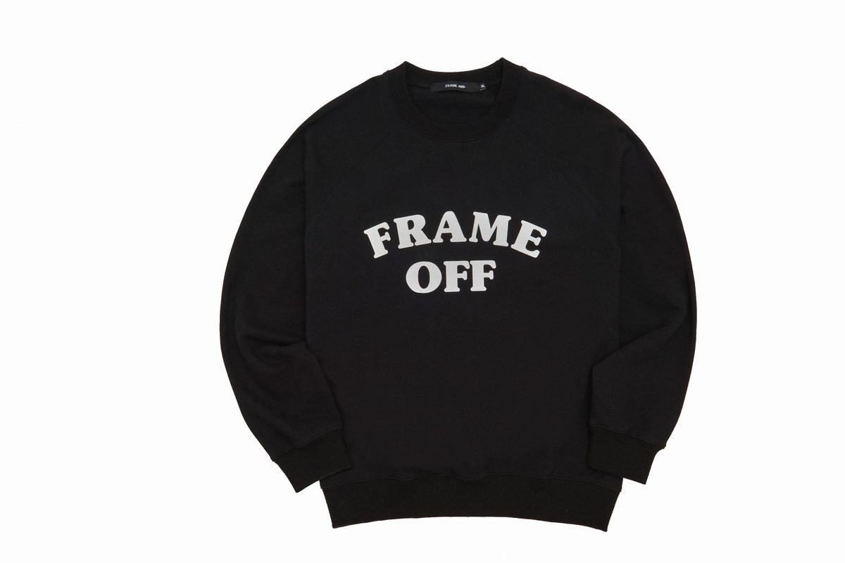 프레임 오프(FRAME OFF) 아치 로고 맨투맨 - 블랙