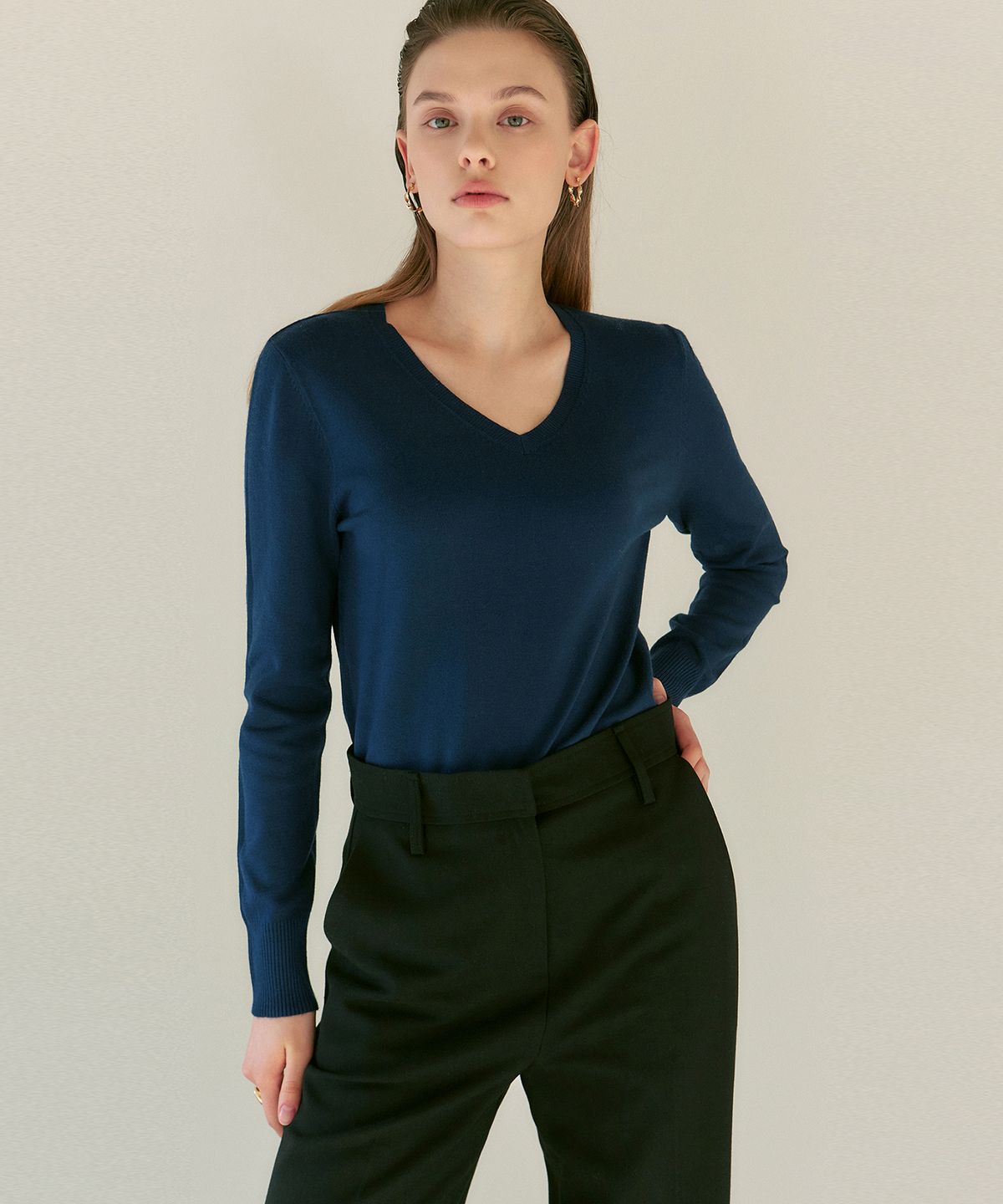 닉앤니콜(NICK&NICOLE) [ESSENTIAL] SOFT V NECK KNIT_DEEP BLUE
