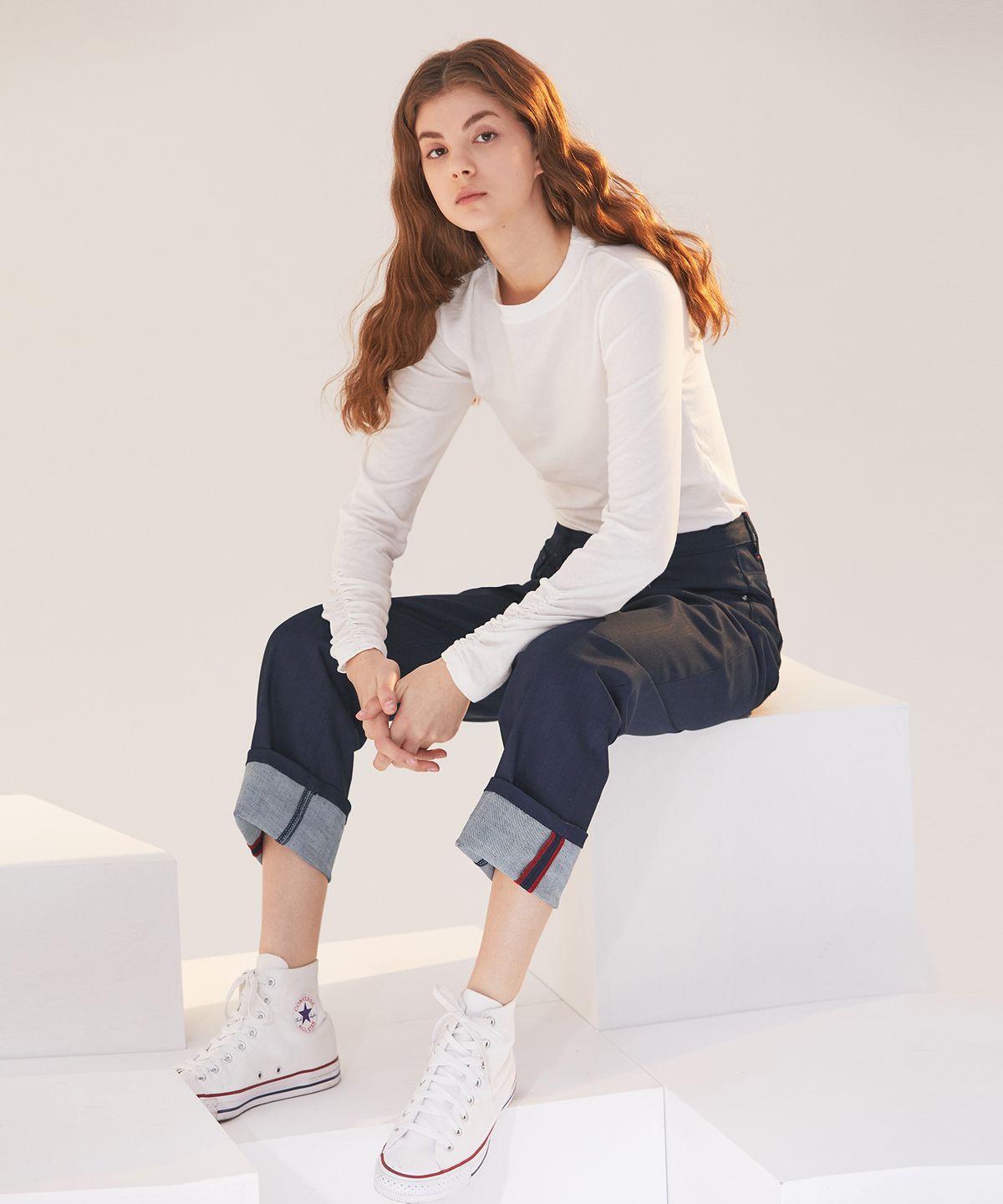 률앤와이(RYUL+WAI) 레드 바텍 데님 팬츠 딥 인디고