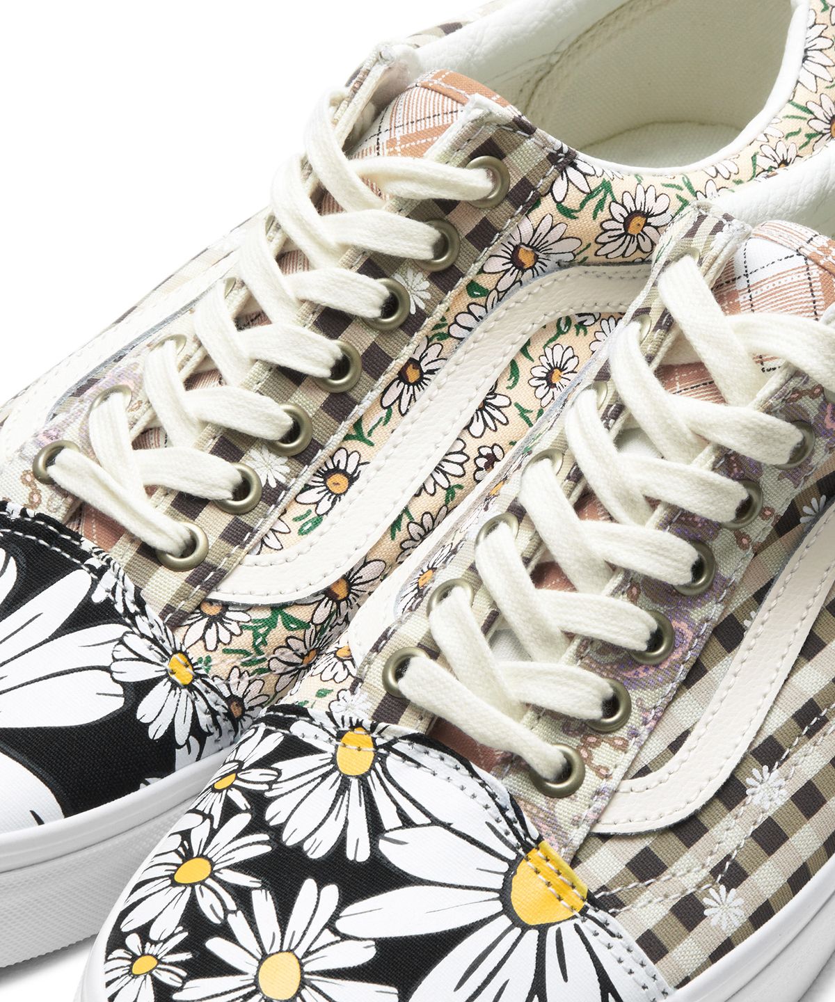반스(VANS) 올드스쿨 - (메도우 패치워크) 멀티:트루 화이트 / VN0A7Q2J4201