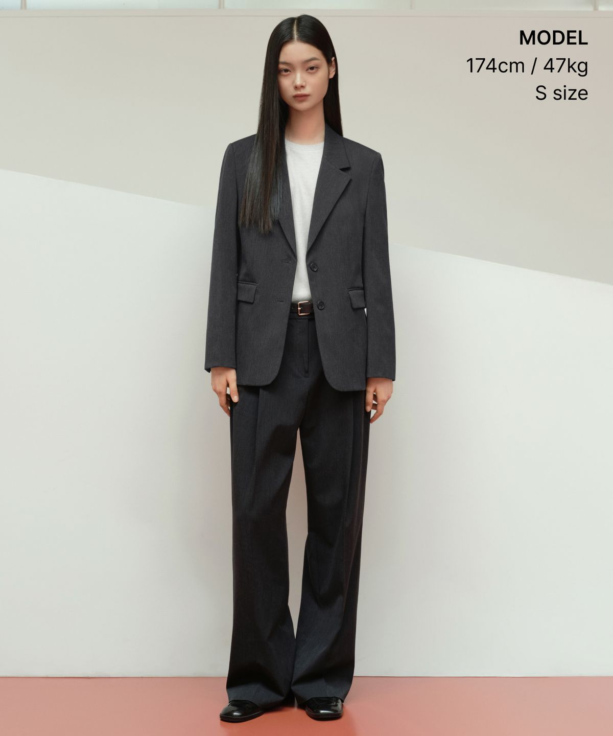 무신사 스탠다드 우먼(MUSINSA STANDARD WOMAN) 우먼즈 베이식 블레이저 [차콜 그레이]