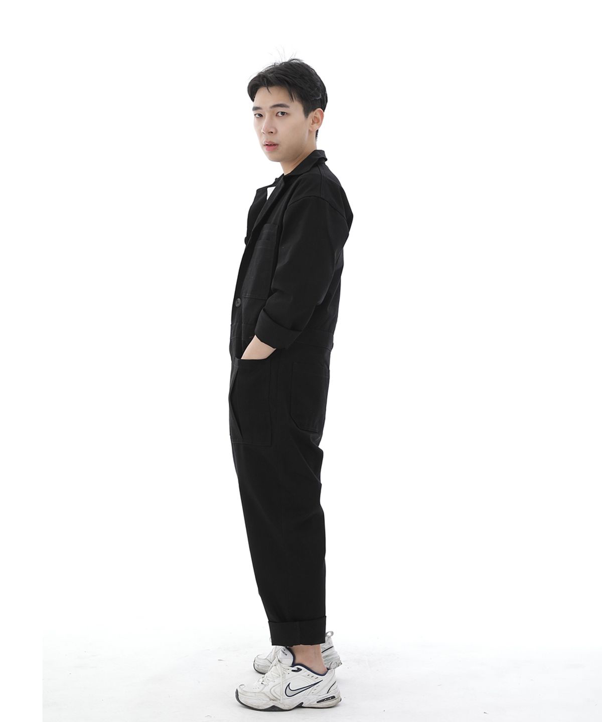세인트크루(SAINTCREW) 오버라운드 테이퍼드 카고 점프슈트 OT-502C 블랙
