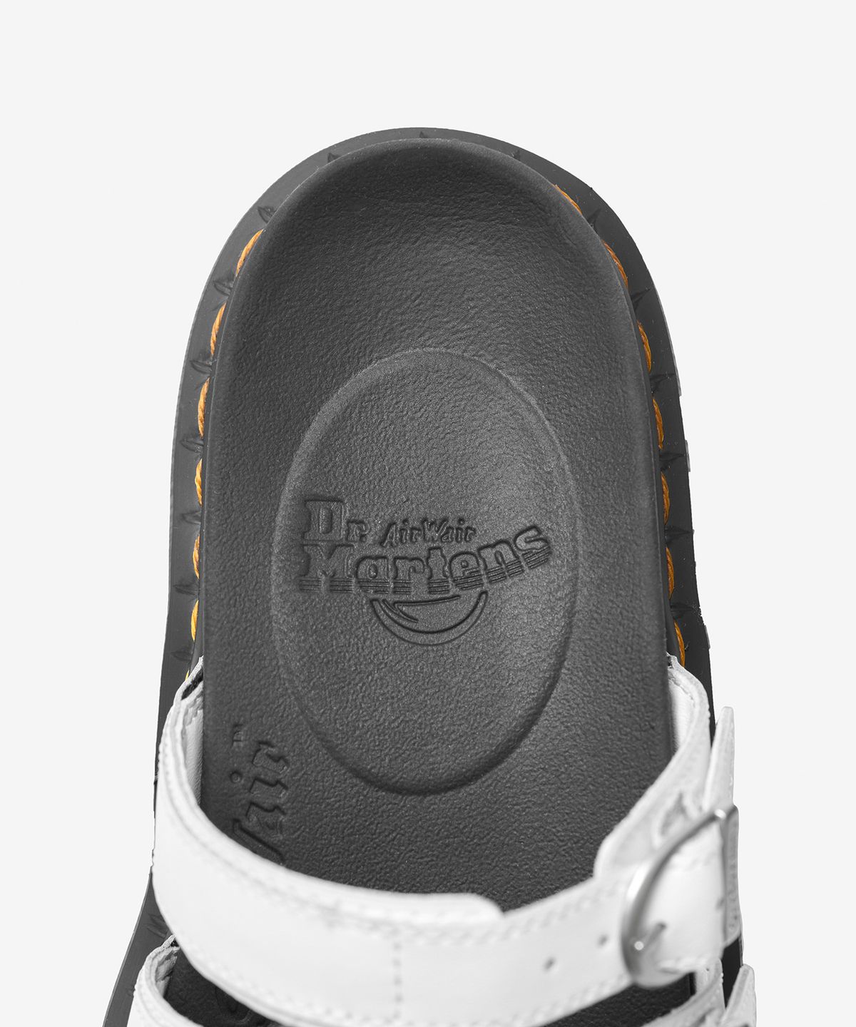 닥터마틴(DR.MARTENS) 블레어 화이트 하이드로 슬리퍼 / 25456100