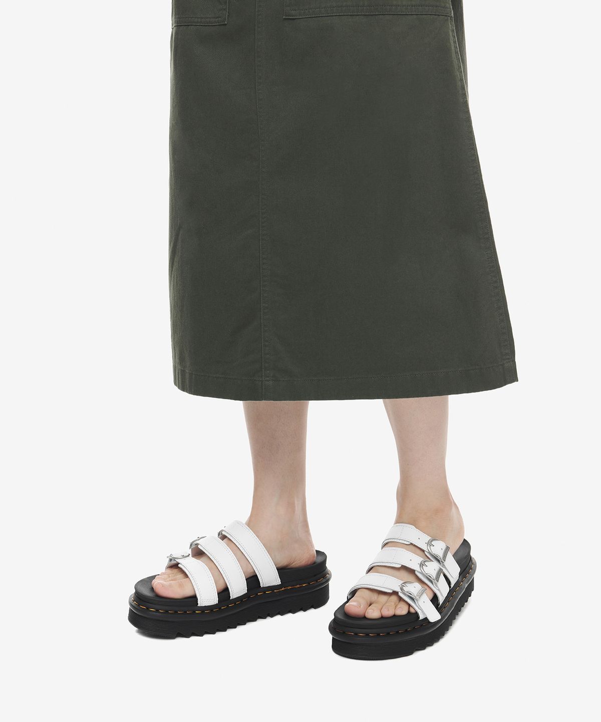 닥터마틴(DR.MARTENS) 블레어 화이트 하이드로 슬리퍼 / 25456100
