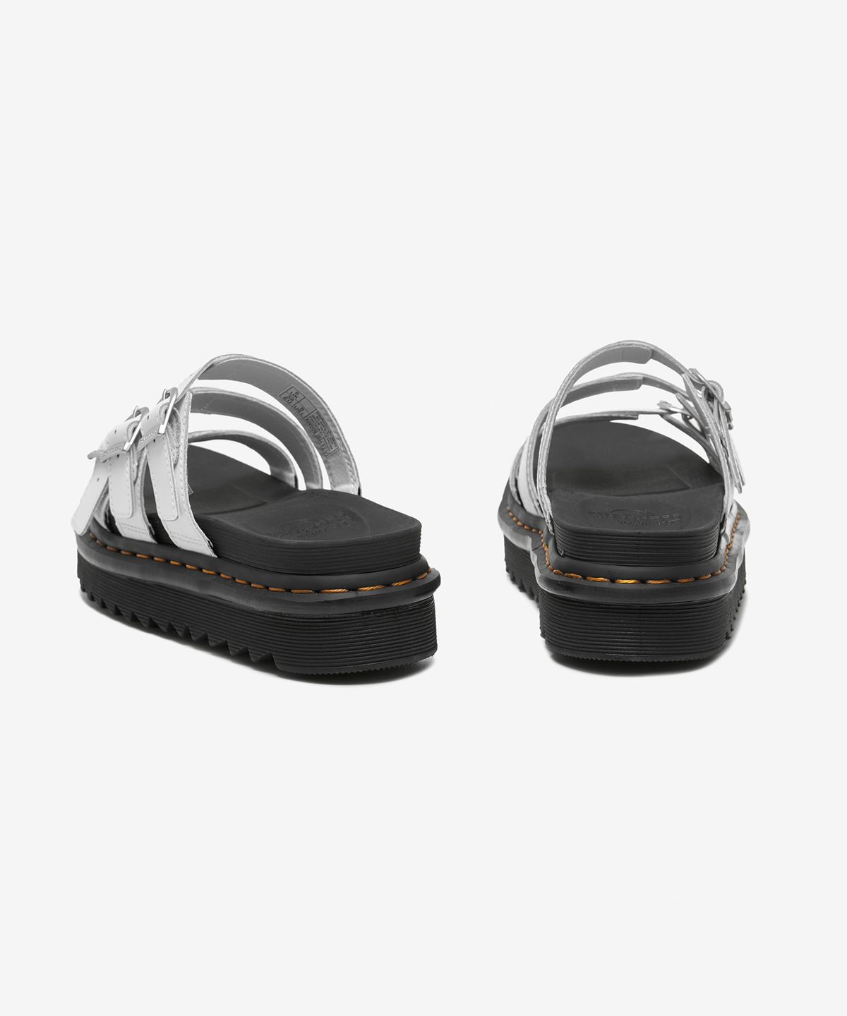 닥터마틴(DR.MARTENS) 블레어 화이트 하이드로 슬리퍼 / 25456100