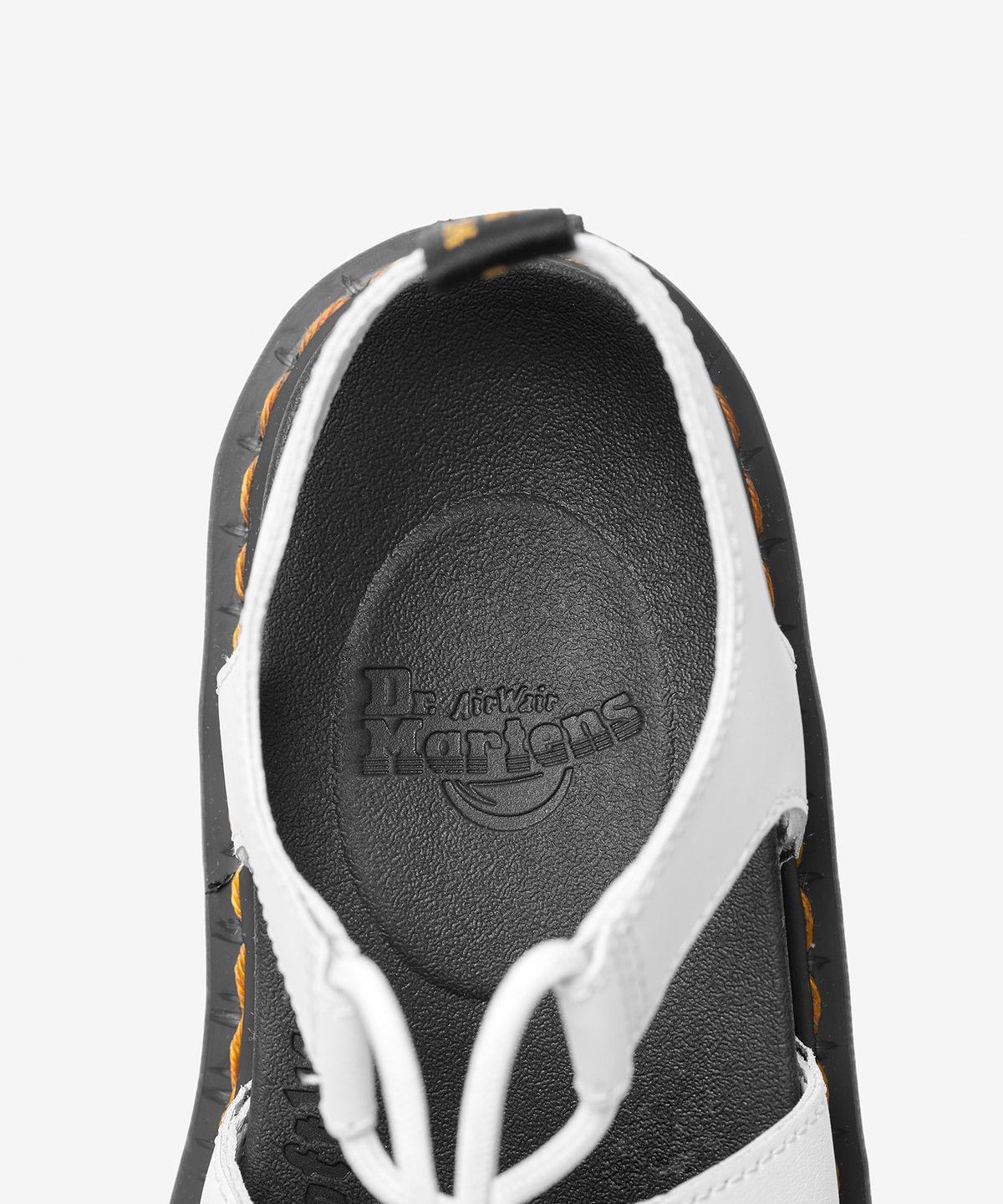 닥터마틴(DR.MARTENS) 나틸라 화이트 샌들 / 24641100