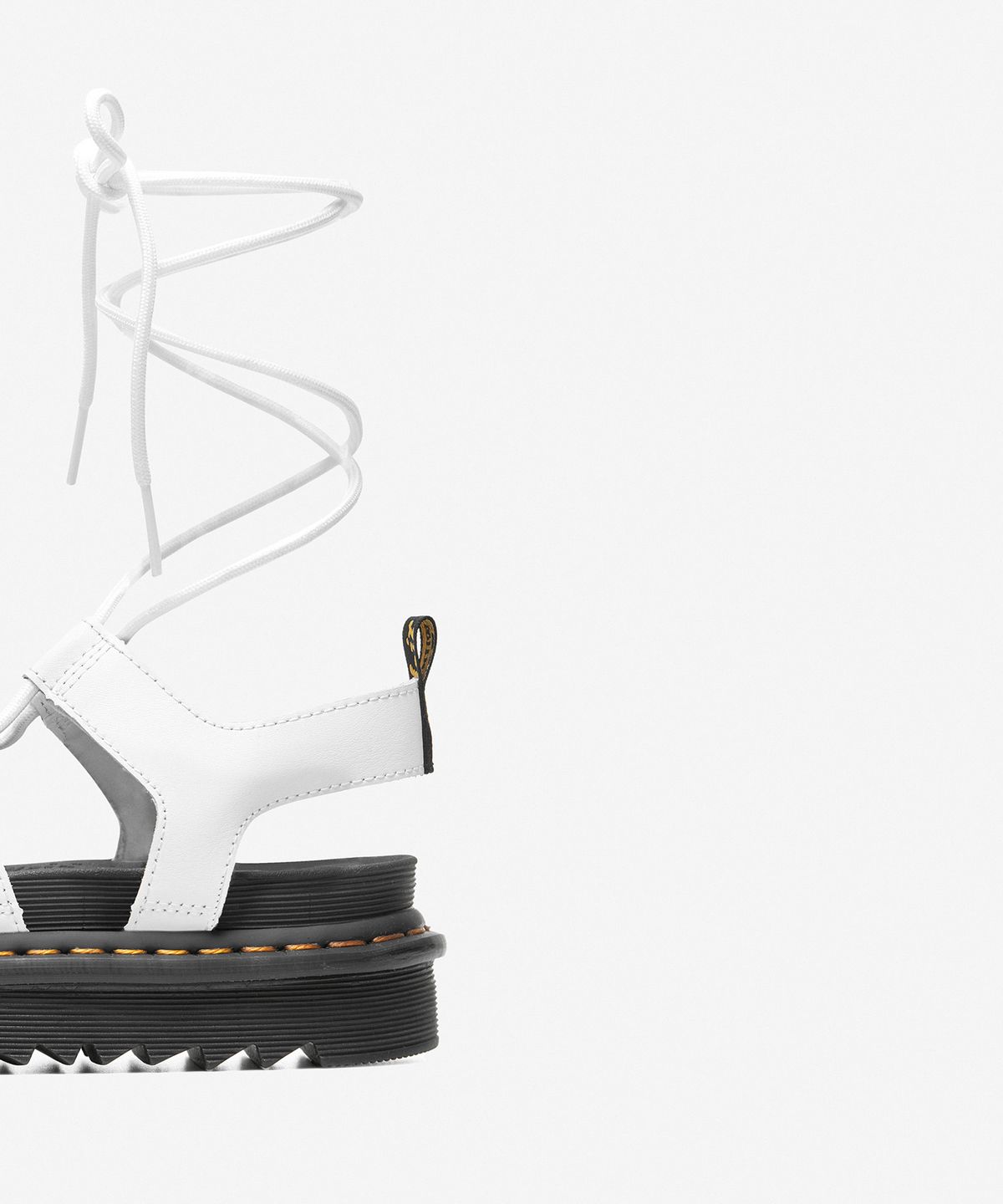 닥터마틴(DR.MARTENS) 나틸라 화이트 샌들 / 24641100