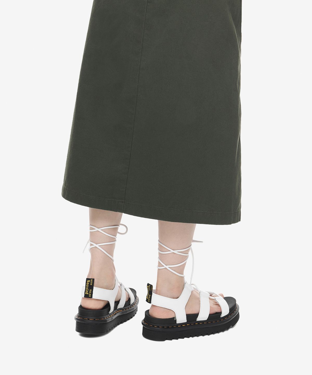 닥터마틴(DR.MARTENS) 나틸라 화이트 샌들 / 24641100