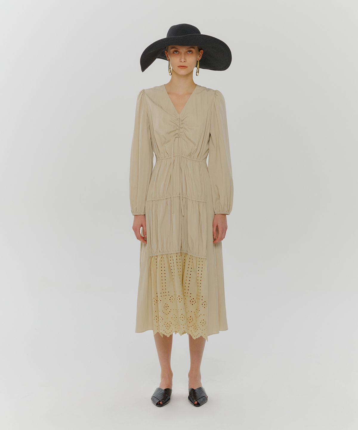 에트몽(ETMON) Stair Shirring Punching Dress  Light Beige