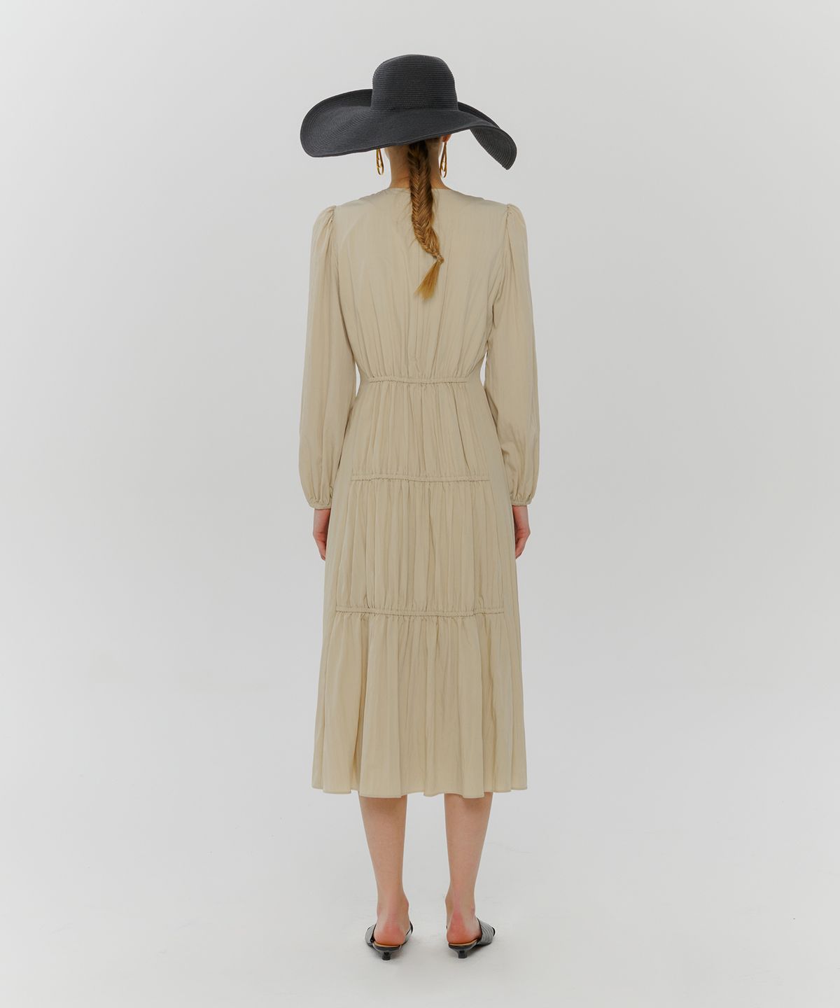 에트몽(ETMON) Stair Shirring Punching Dress  Light Beige
