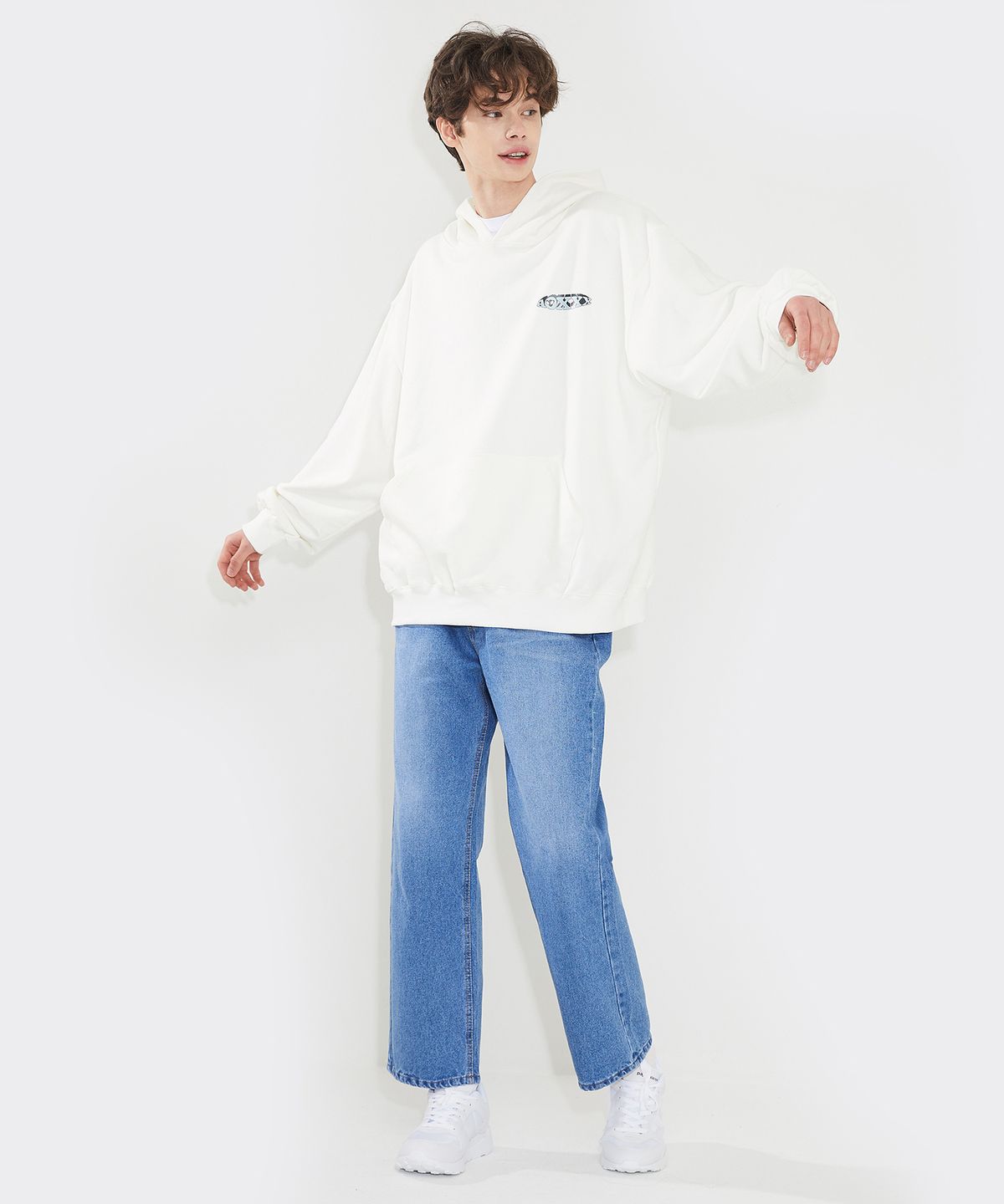 에이오엑스(AOX) Globe Hoodie(Oversize fit) White