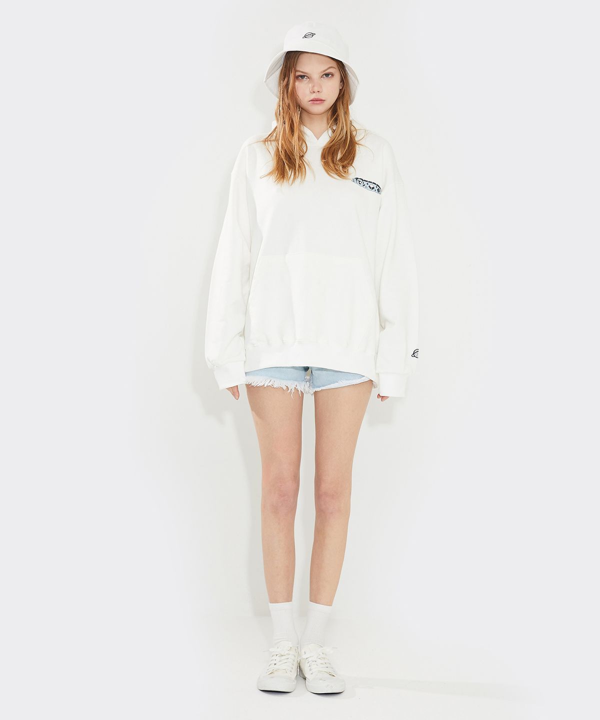 에이오엑스(AOX) Globe Hoodie(Oversize fit) White