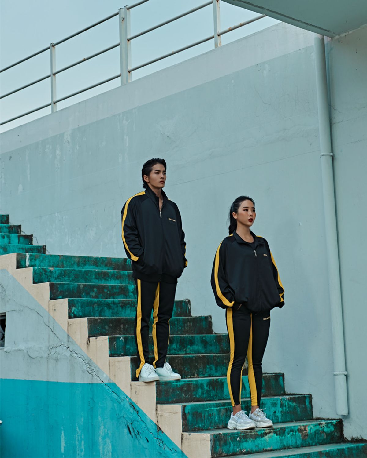 테이크폼(TAKEFORM) 라인 팬츠(우먼스)_블랙