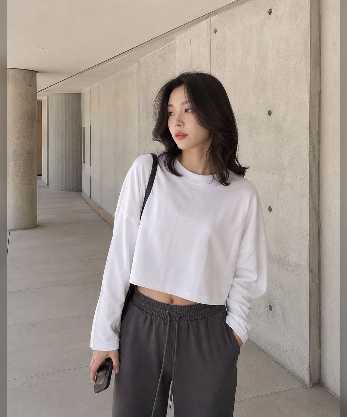콜릿(KOLEAT) WOMEN 크롭 오버핏 순면 무지 긴팔티 롱슬리브 [화이트]