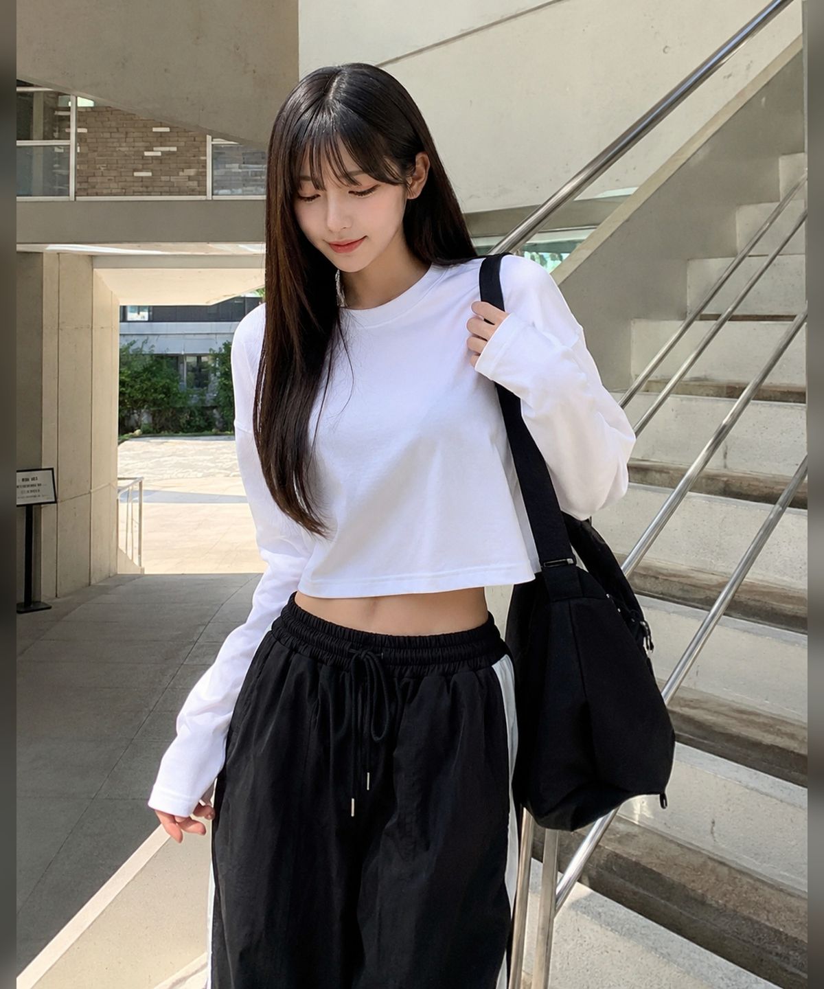 콜릿(KOLEAT) WOMEN 크롭 오버핏 순면 무지 긴팔티 롱슬리브 [화이트]