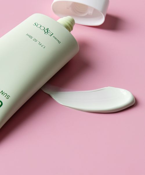Encos Soothing Sun Cream 50ml: No white cast, tone-up effect, and enriched with Cica for enhanced skincare.
