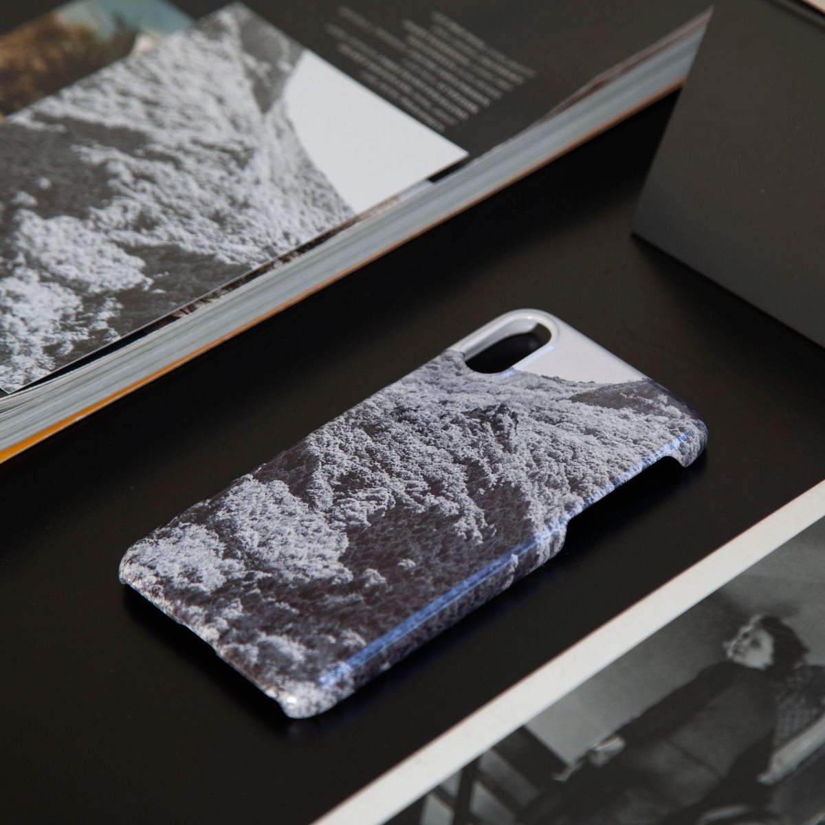 베이스언유즈(BASEDON_YOUTH) mountain phone case