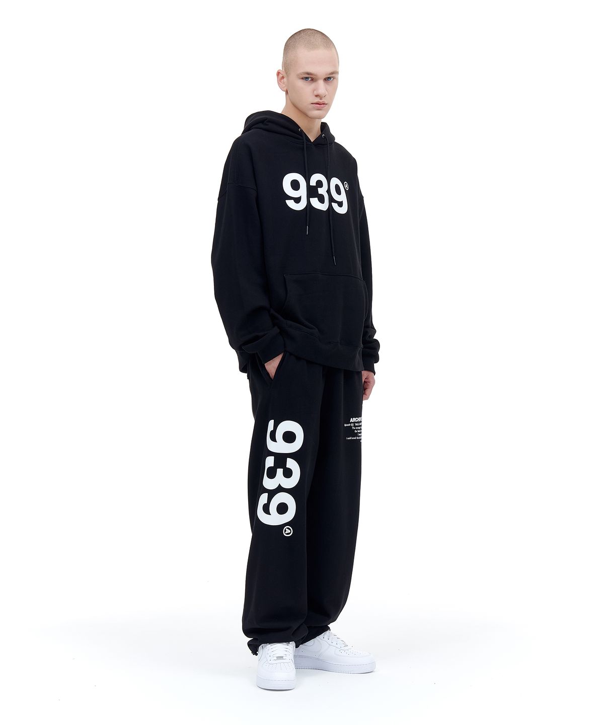 아카이브 볼드(ARCHIVE BOLD) 939 LOGO SWEAT PANTS (BLACK)