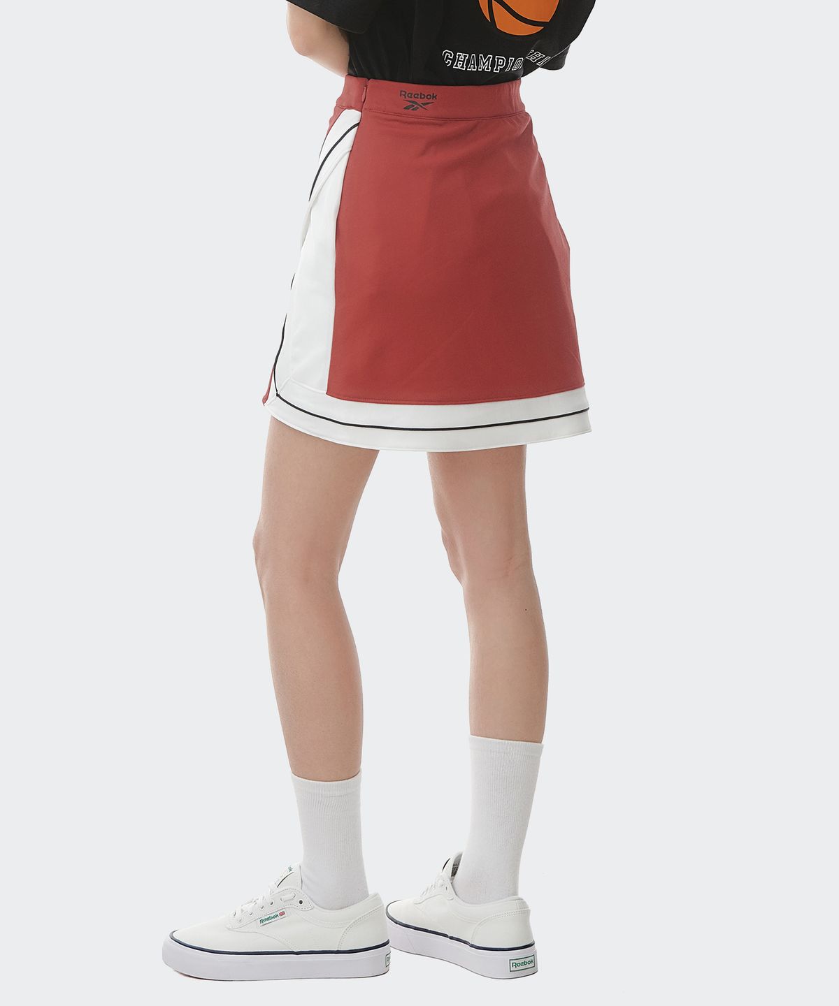 리복(REEBOK) 리복 X 5252 CL 클럽 스커트 - 레드 / H25638